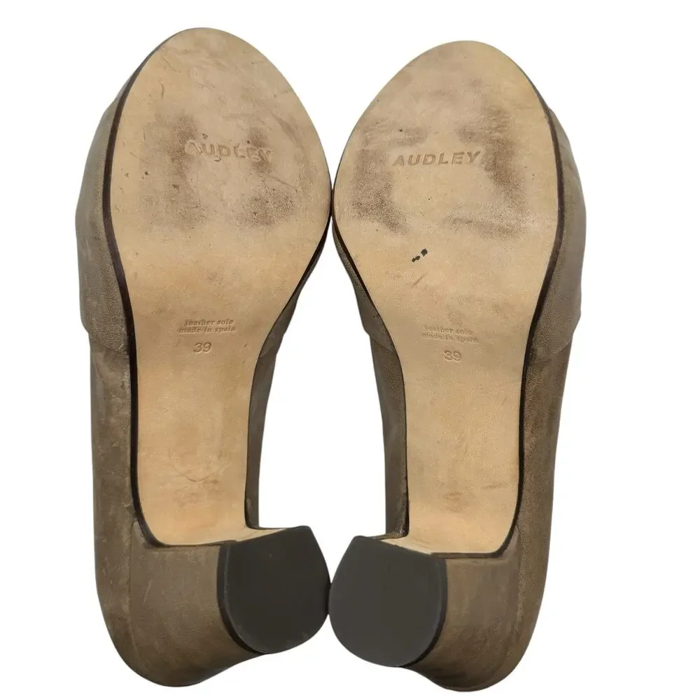 Audley London Retro Pin Up Pumps Almond Toe 39 Heels Tan Grey Neutral Closed Toe